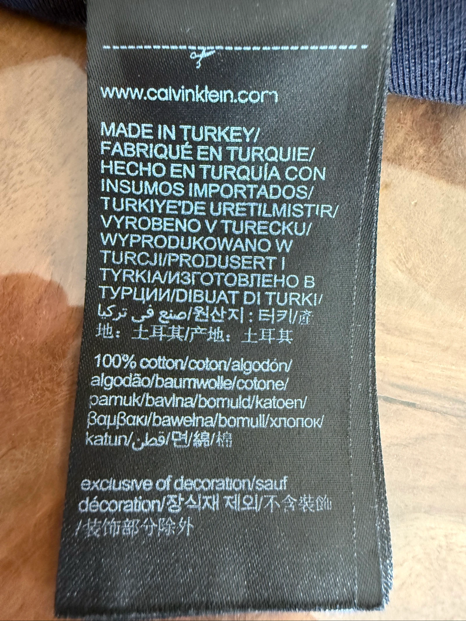 T-shirt Calvin Klein Jeans Homem P – Preto Logo CK Rosa – Quase Novo – photo 5